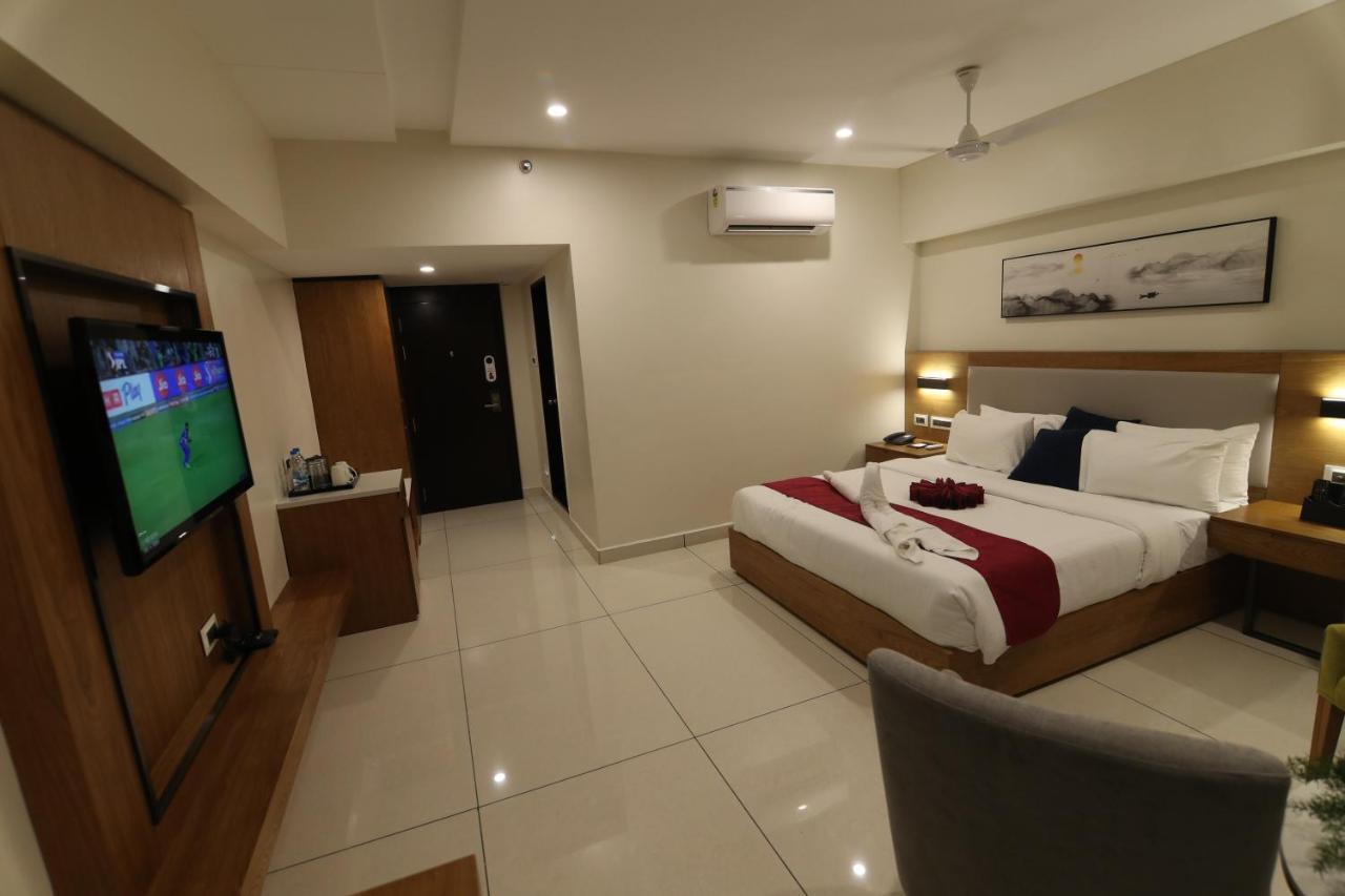 Sri Sri Sri Hotel Khammam Exterior foto