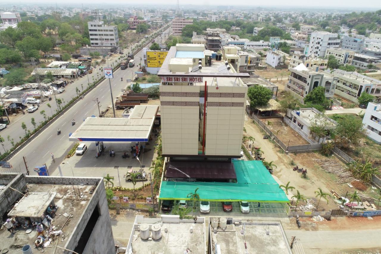 Sri Sri Sri Hotel Khammam Exterior foto